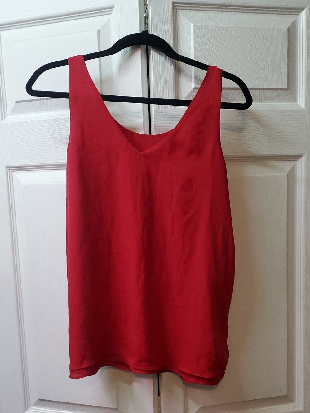 Denver Hayes NWT Women’s Red Sleeveless Reversible V-Neck Or Crew Neck Tank Top